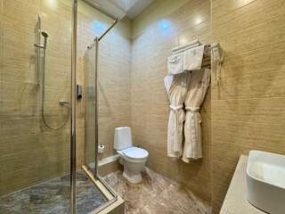 Отель Gipnoz Москва Улучшенный номер с кроватью размера «queen-size»-8