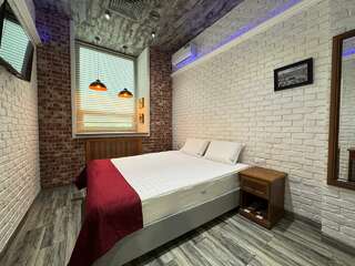 Отель Gipnoz Москва Стандартный номер с кроватью размера "queen-size"-1