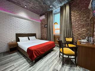 Отель Gipnoz Москва Номер Делюкс с кроватью размера «queen-size»-1