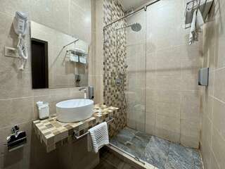 Отель Gipnoz Москва Улучшенный двухместный номер с 1 кроватью-10