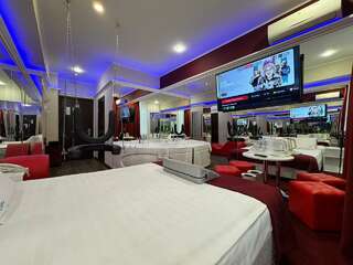 Отель Gipnoz Москва Улучшенный номер с кроватью размера «queen-size»-1